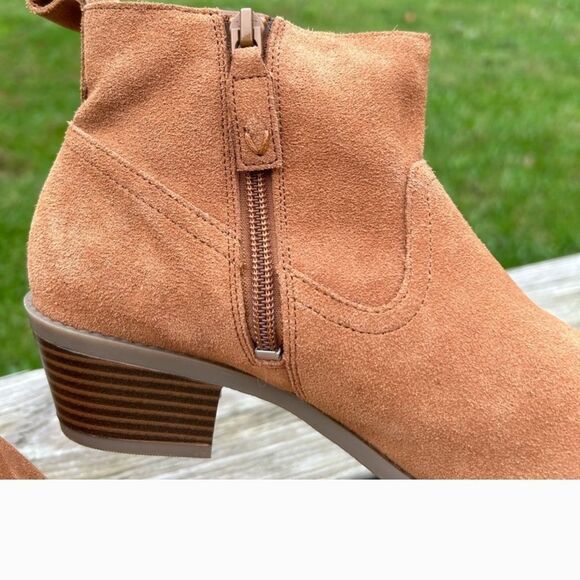 Vionic Tan Ankle Booties with Western-Inspired Design - Picture 7 of 9